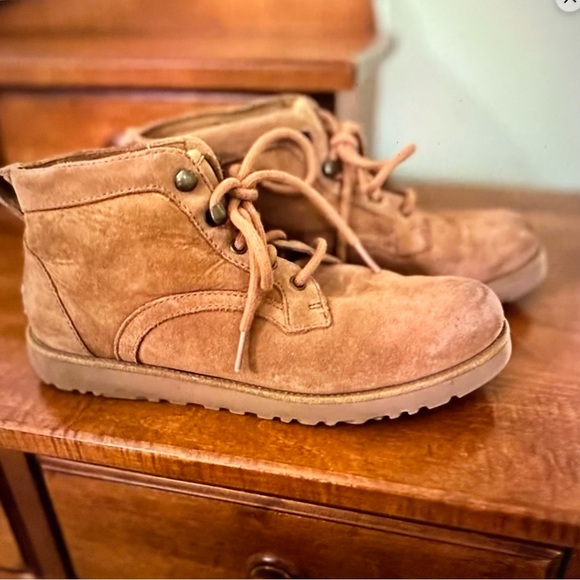 UGG Bethany  Light Brown Suede ankle boots women’s 7 winter lace up - Picture 1 of 8